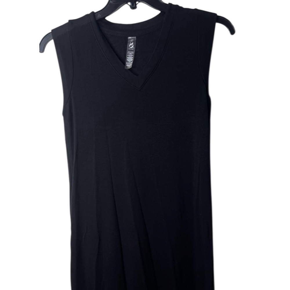 Lou & Grey Black Sleeveless Midi Dress